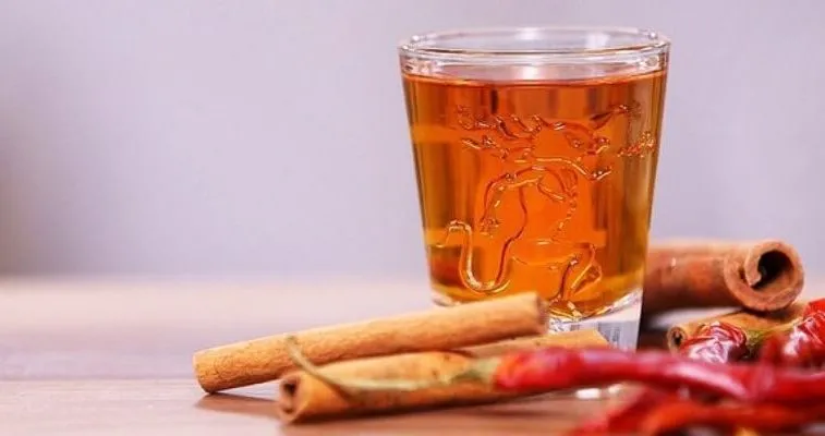 Spiced honey liqueur