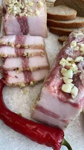 Salted pork fat with garlic