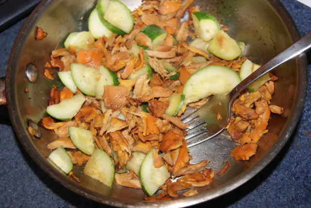 Fried chanterelles